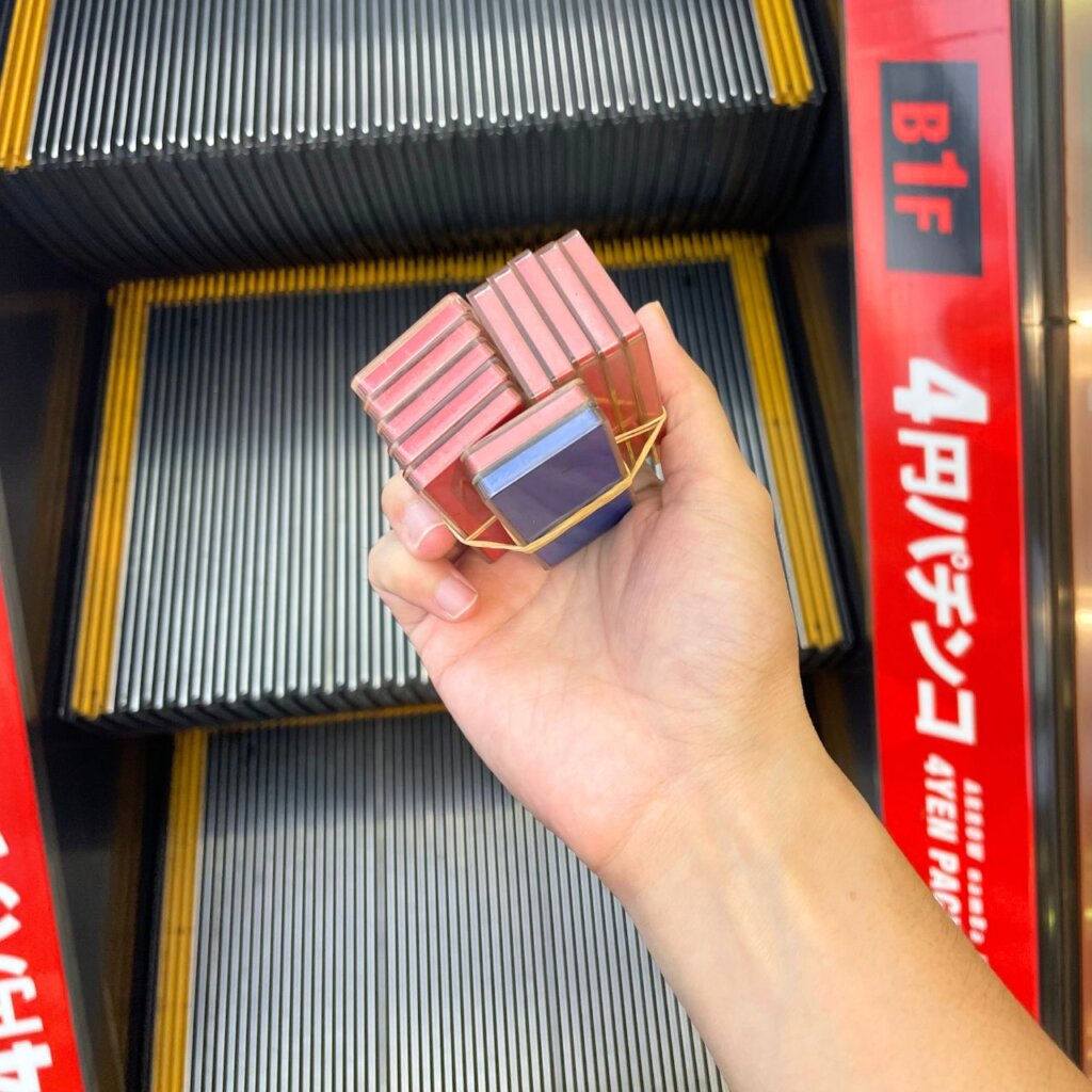 仕事帰りにパチンコ打った結果　カウンターで景品交換した帰りの写真